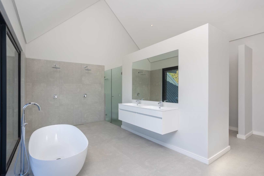 5 Bedroom Property for Sale in Val De Vie Estate Western Cape